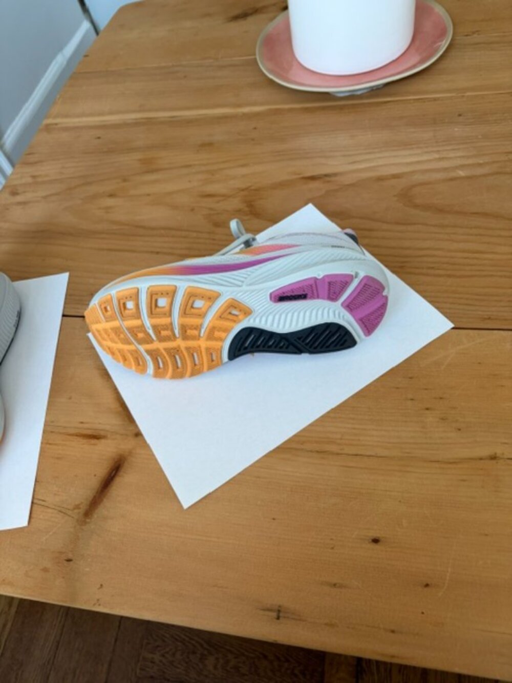 BROOKS RUNNING SHOES - Picture 3 of 4